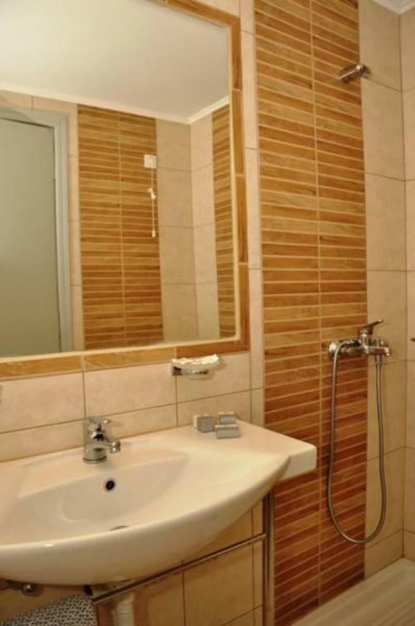 Studio (3 Adults)